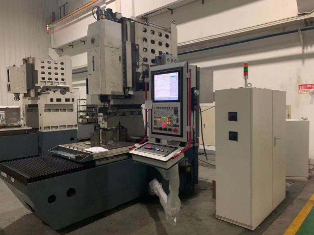 coordinate-grinder-equipped-with-hnc-cnc-controller