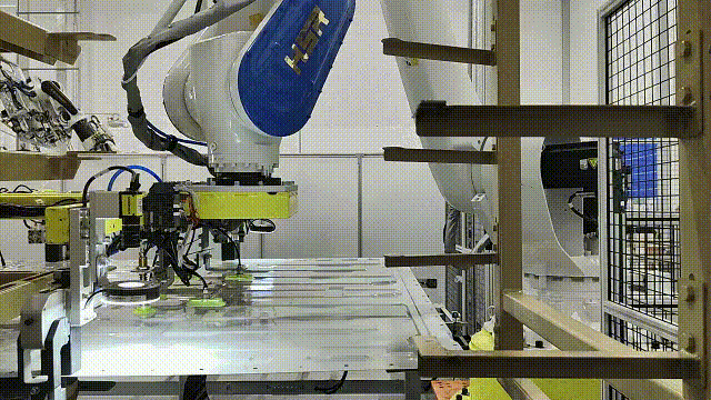 Battery cover loading and unloading station